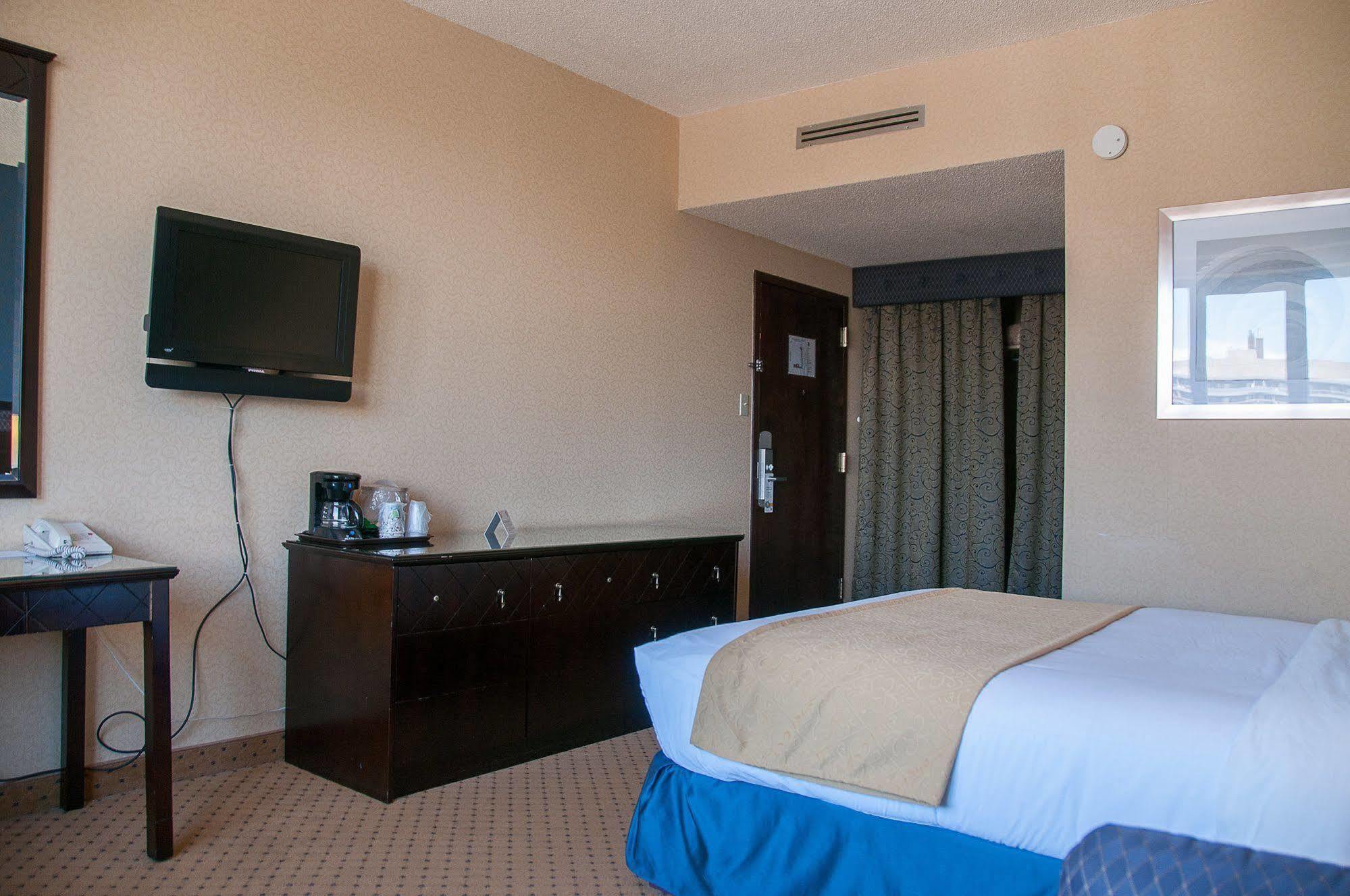 Empire 4* Montreal