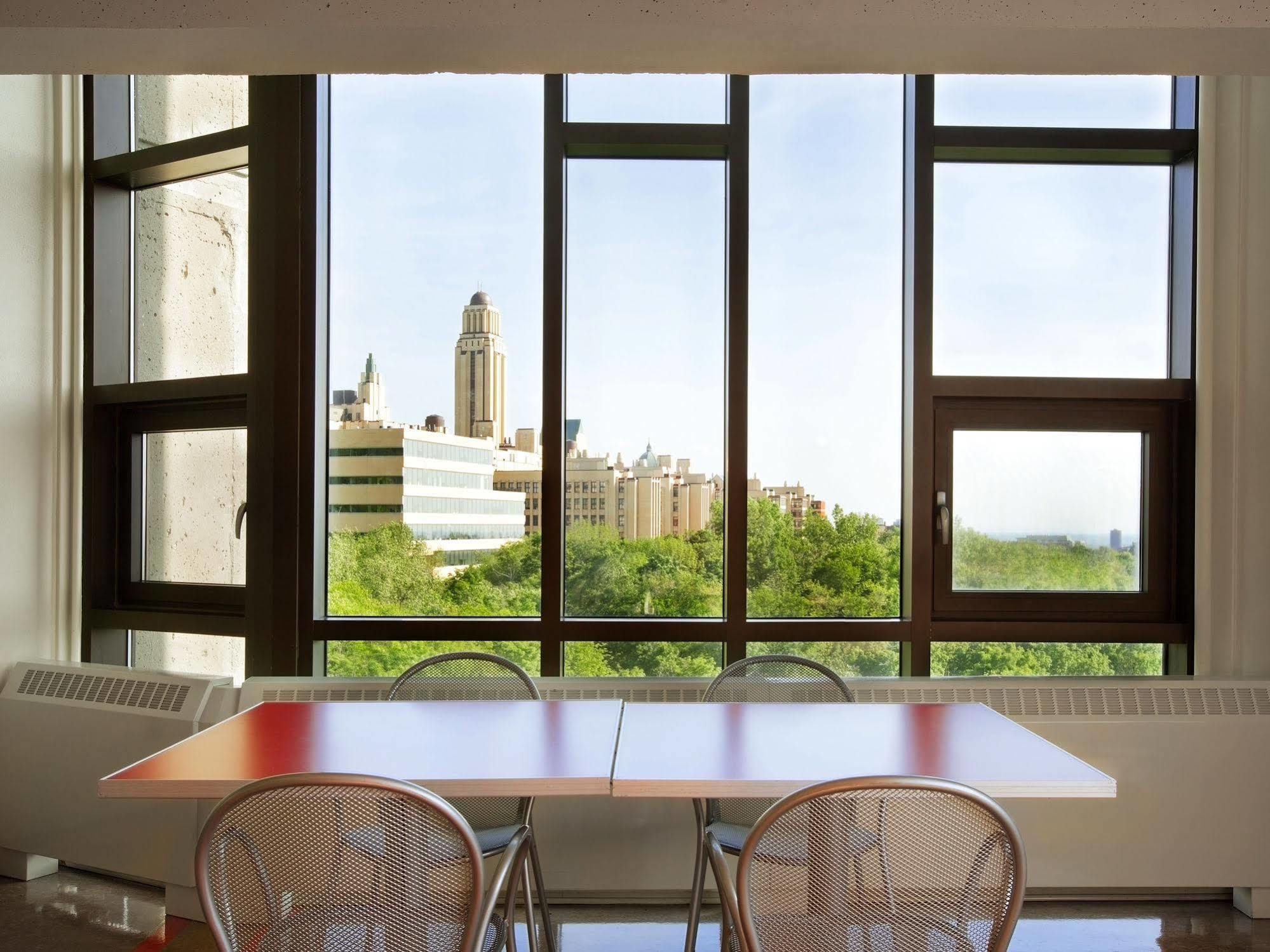 Hotel Zum D'ete - Universite De Montreal