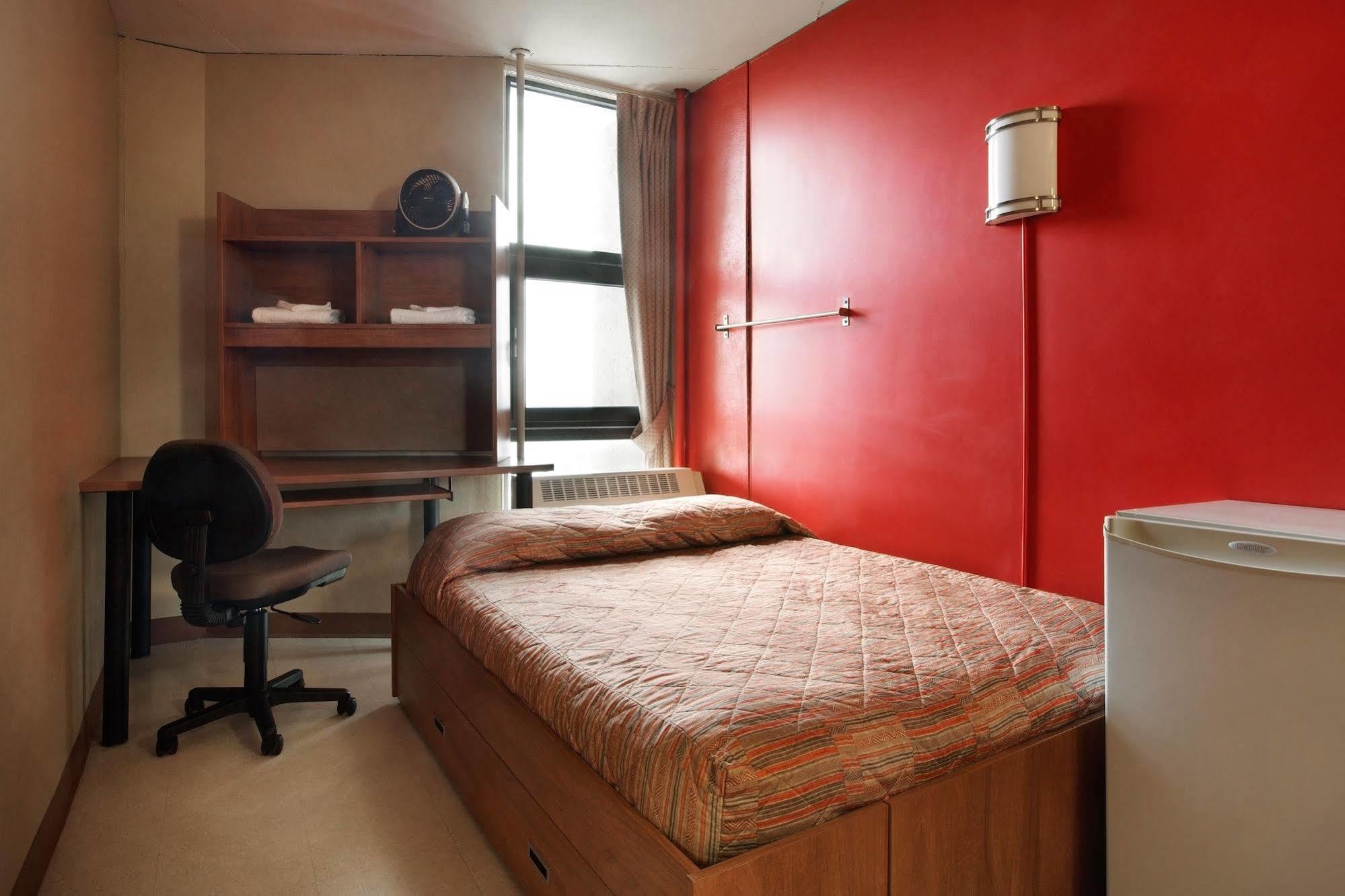 Hotel Zum D'ete - Universite De Montreal
