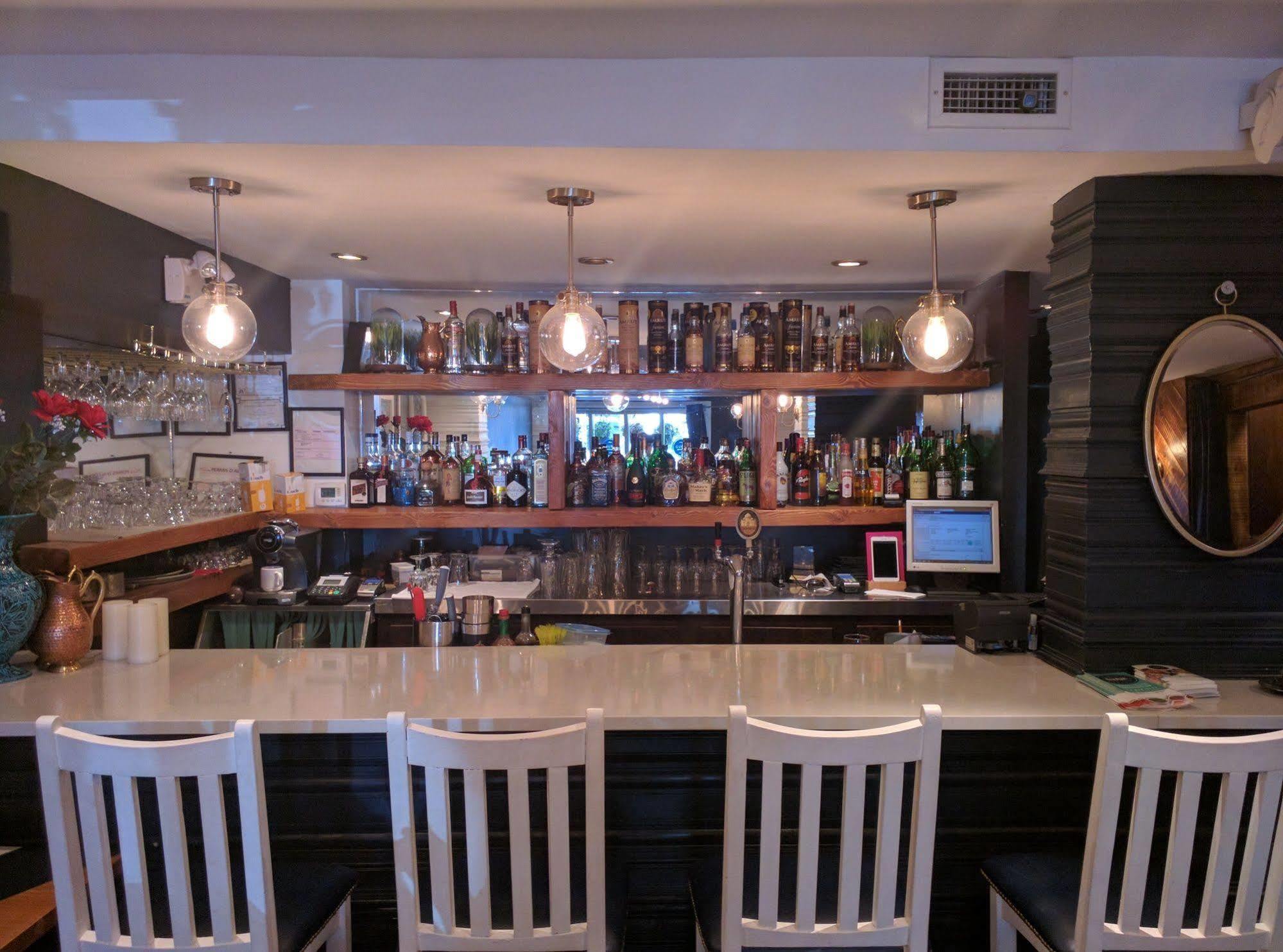 & Carre Saint-louis Inn Montreal