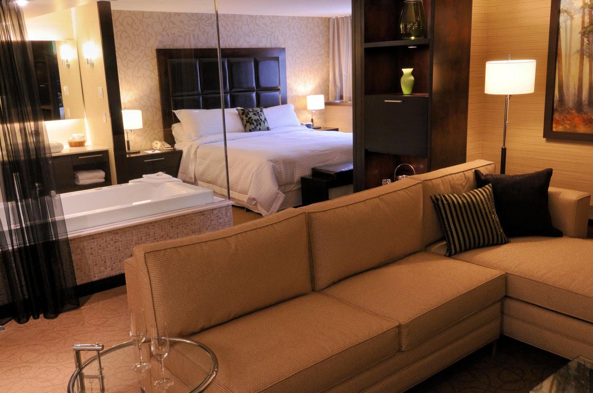 Fairfield By Marriott Downtown Montreal