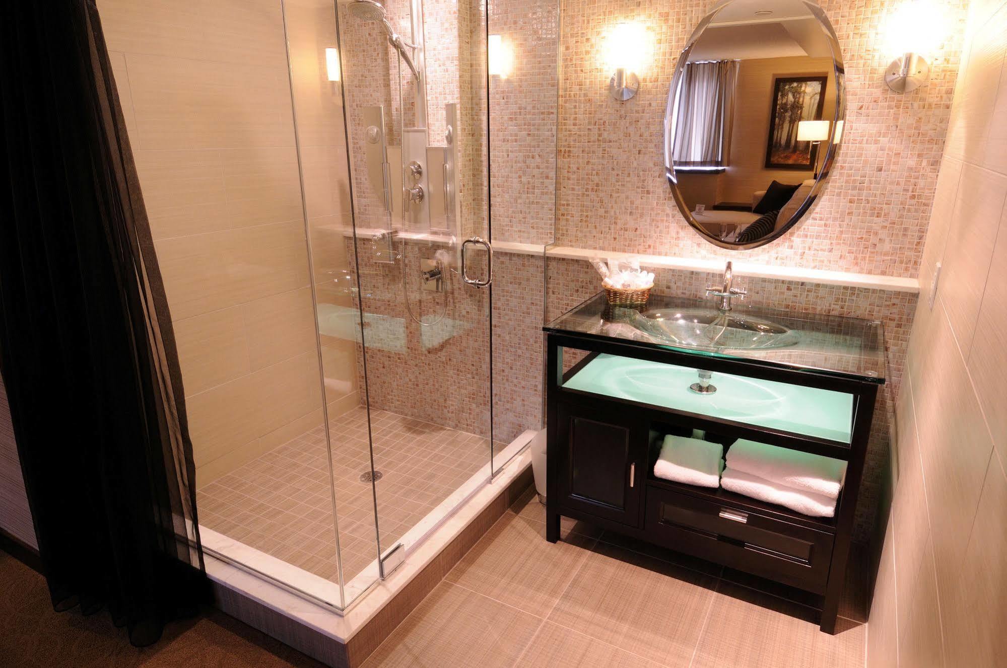 Fairfield By Marriott Downtown Hotel Montreal