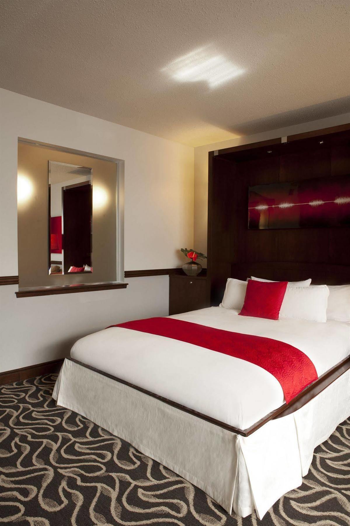 Saint-sulpice Hotel 4*