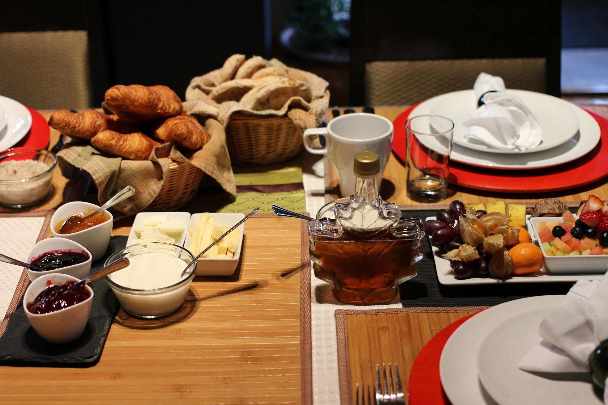La Petite Bourgeoise Bed & Breakfast Montreal