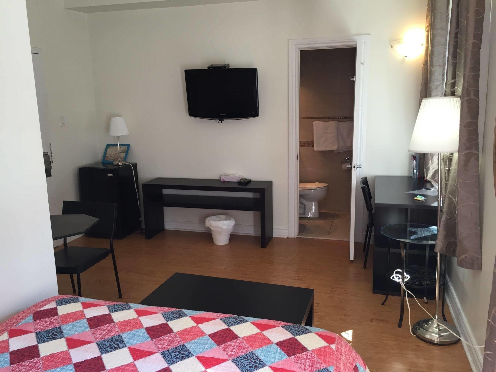 Star Hotel Montreal