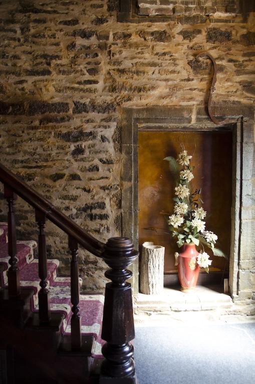 Hotel Pierre Du Calvet Montreal