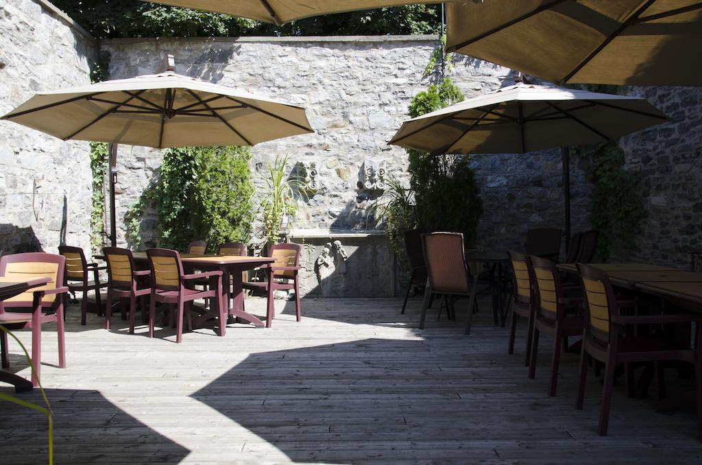 Hotel Pierre Du Calvet 4*