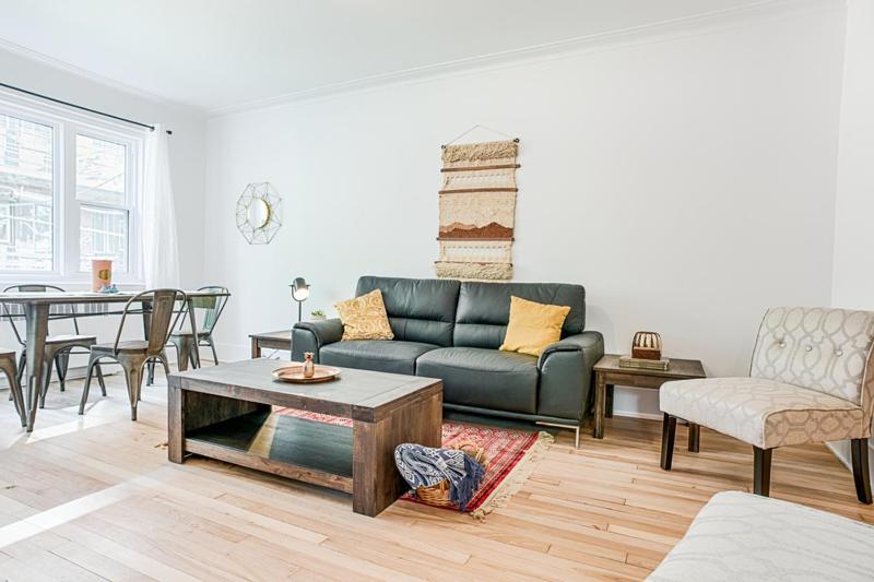 Modern Cote-Des-Neiges Suites By Sonder Montreal