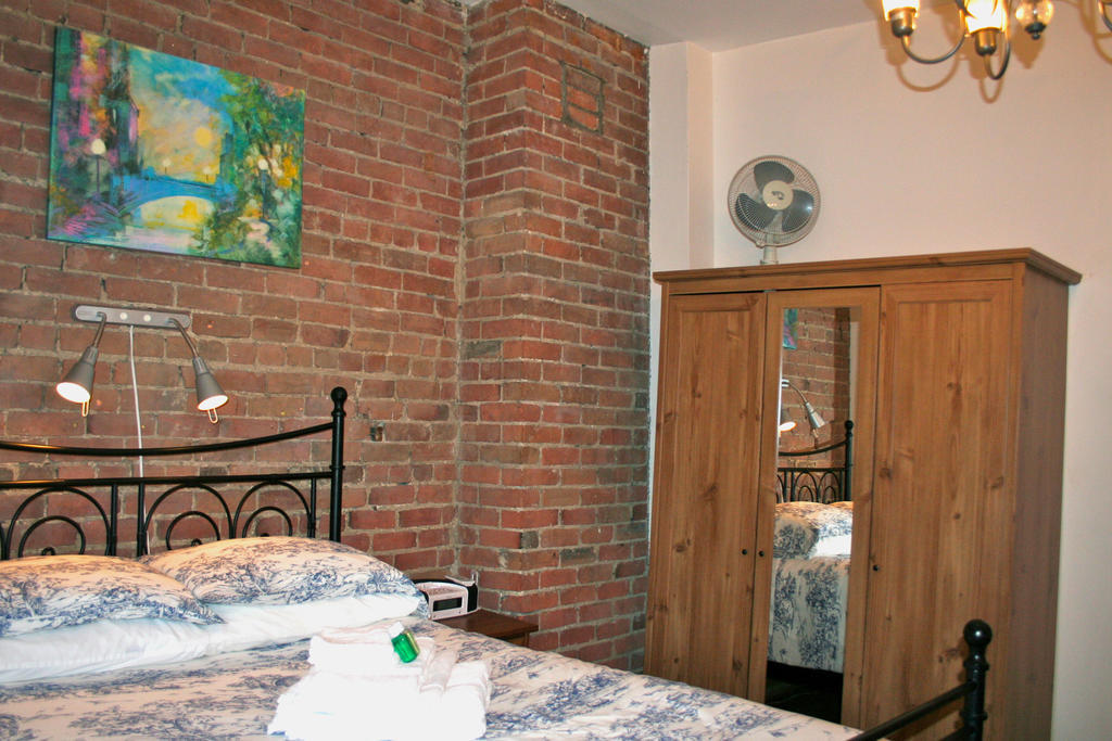 Gite University Bed And Breakfast Bed & Breakfast Montreal