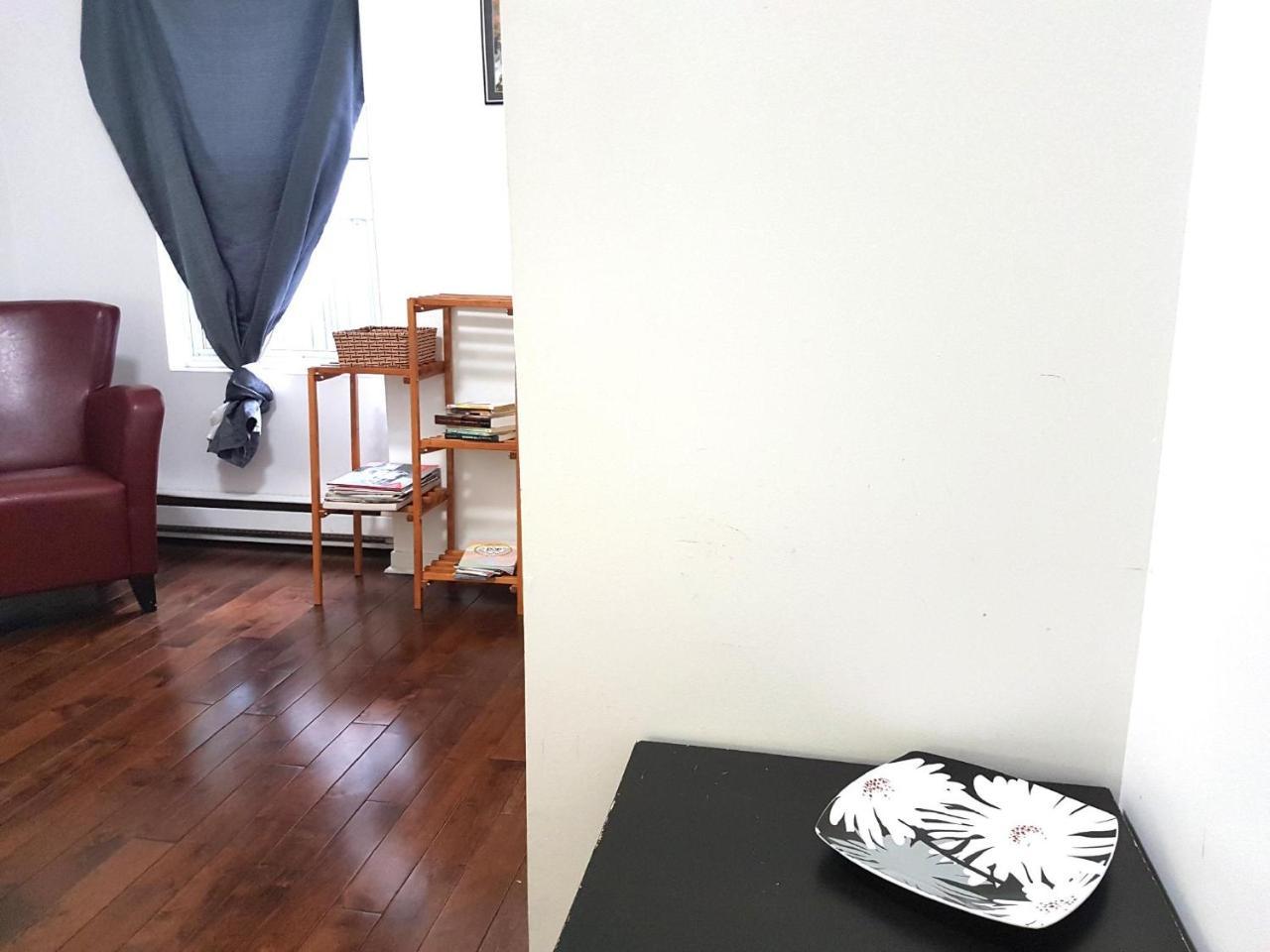 Apartment At Cherrier Montreal