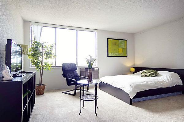 Hotel Montreal Studios 2*