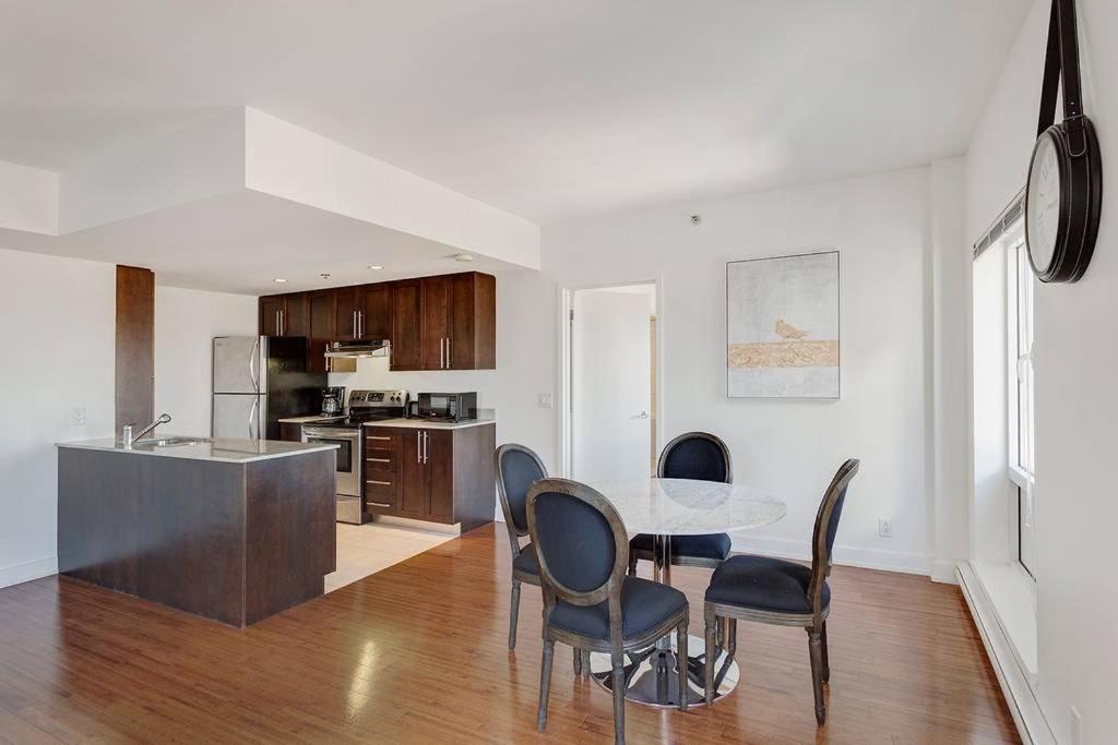 Palais-des-congres Furnished Apartment