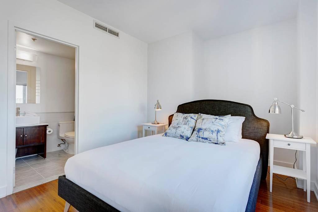 Palais-des-congres Furnished
