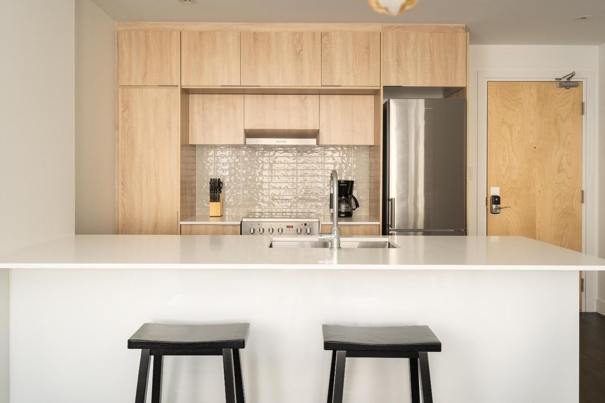 Beautiful Griffintown Suites By Sonder