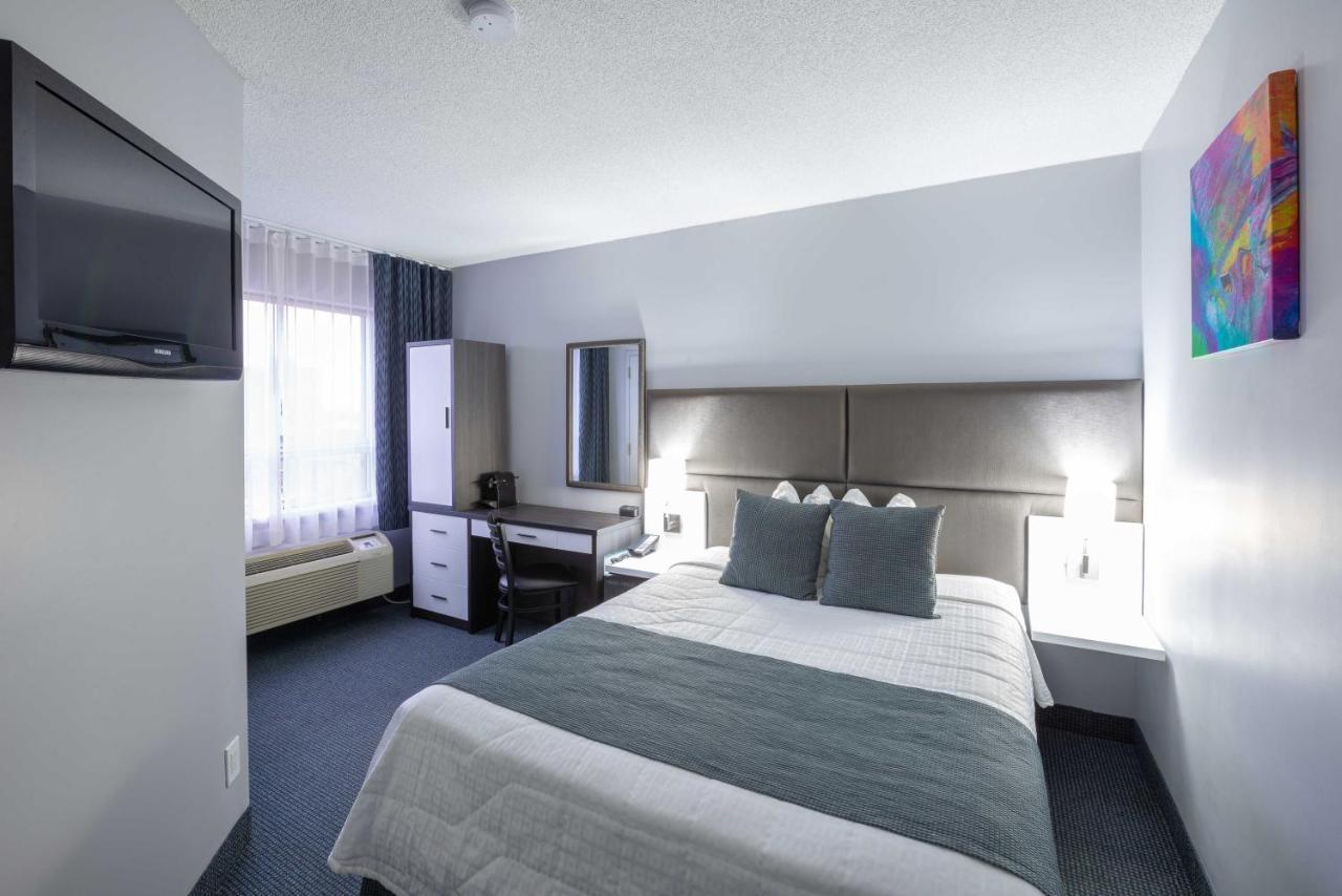 Travelodge By Wyndham Centre Montreal