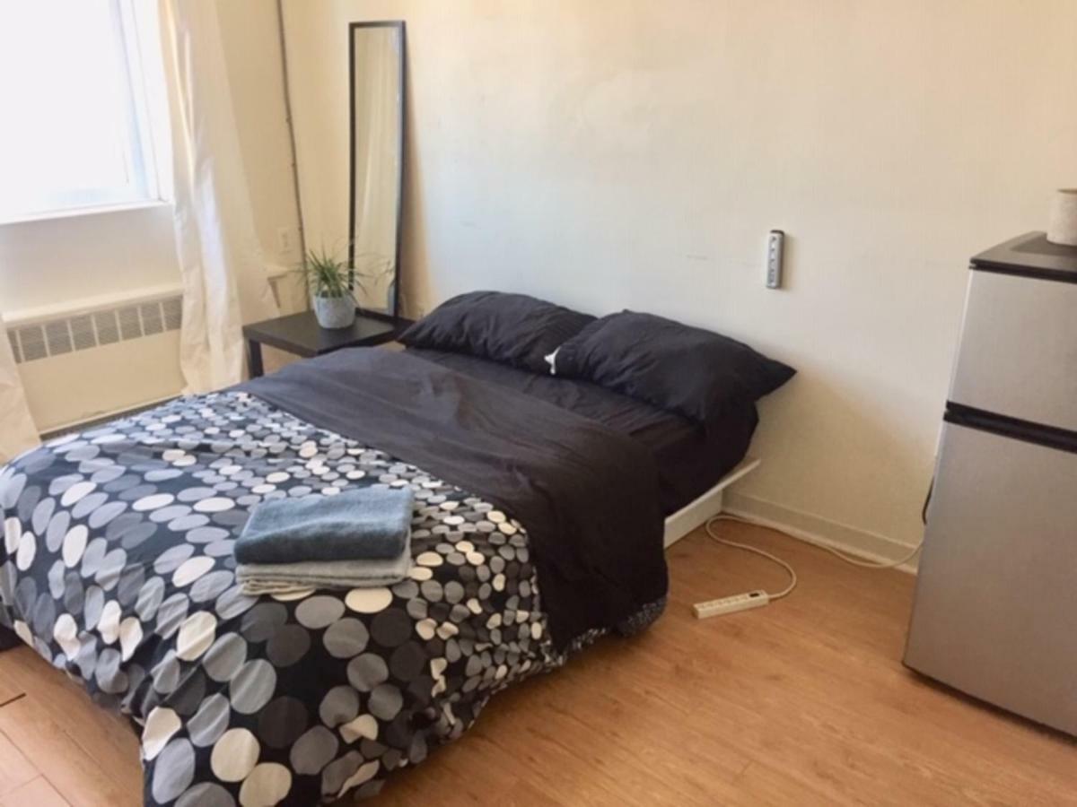 Apartment Hutchison - Studio Downtown Montreal