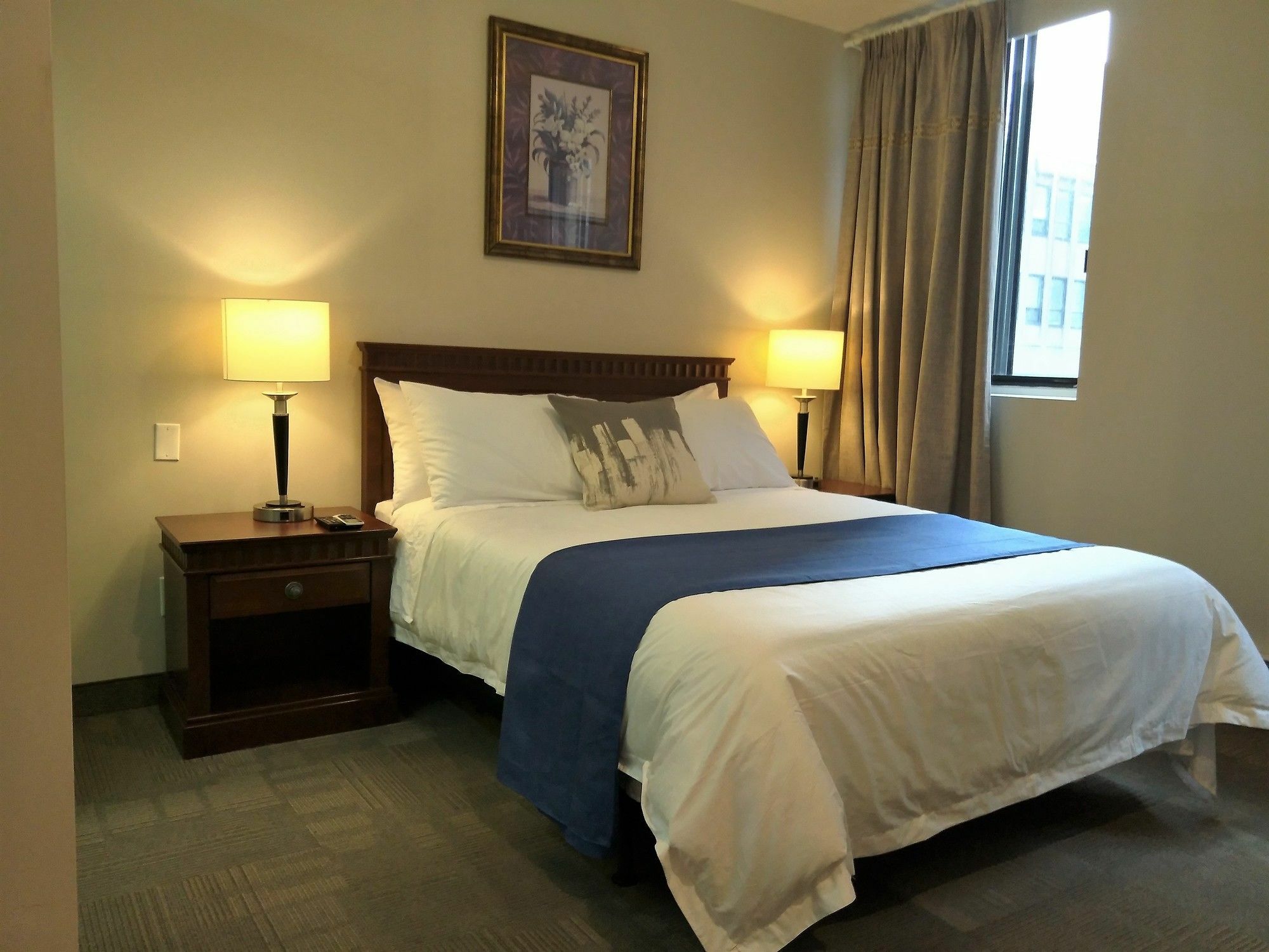 Le Deville Hotel Montreal