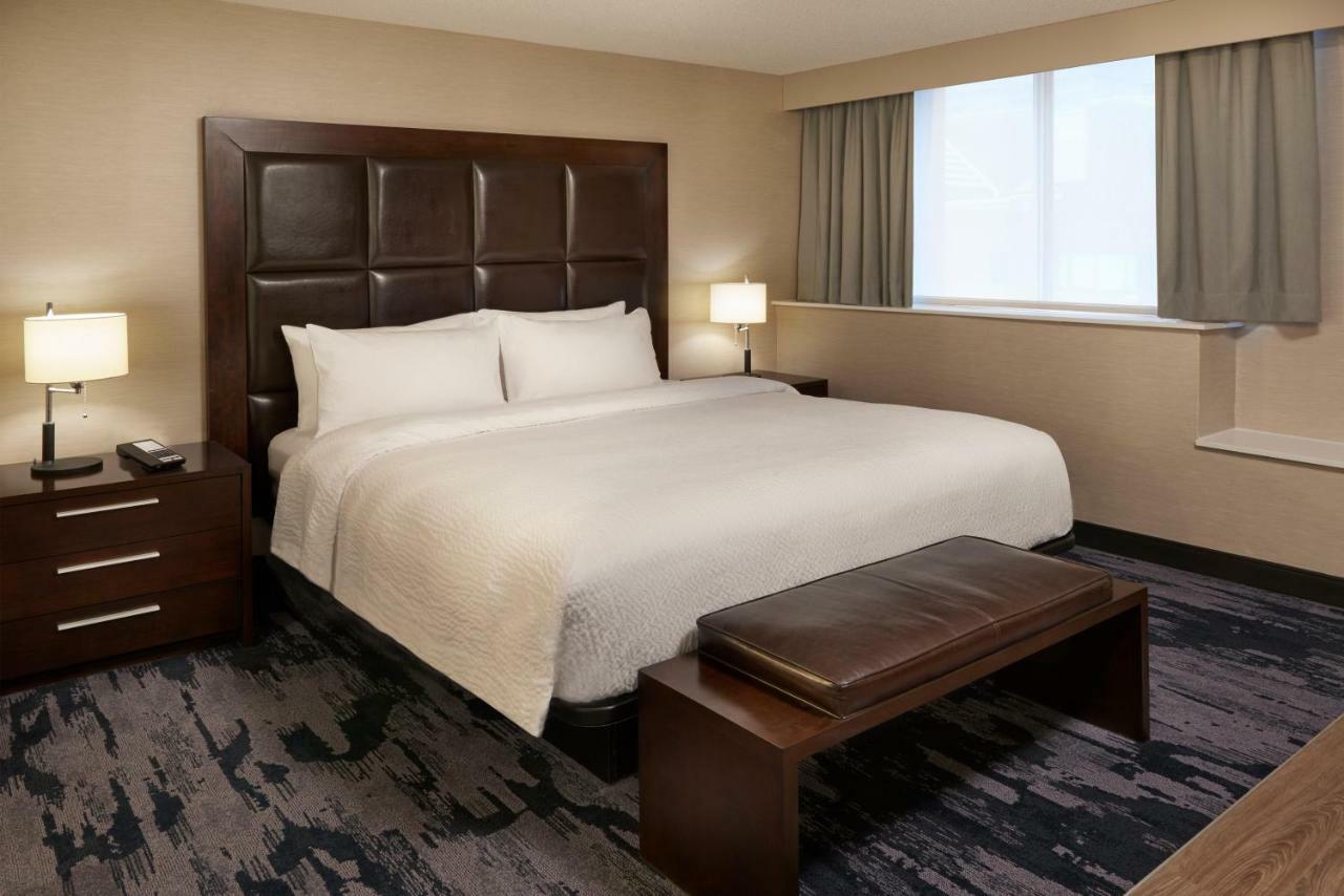 Hotel Fairfield By Marriott Downtown Montreal