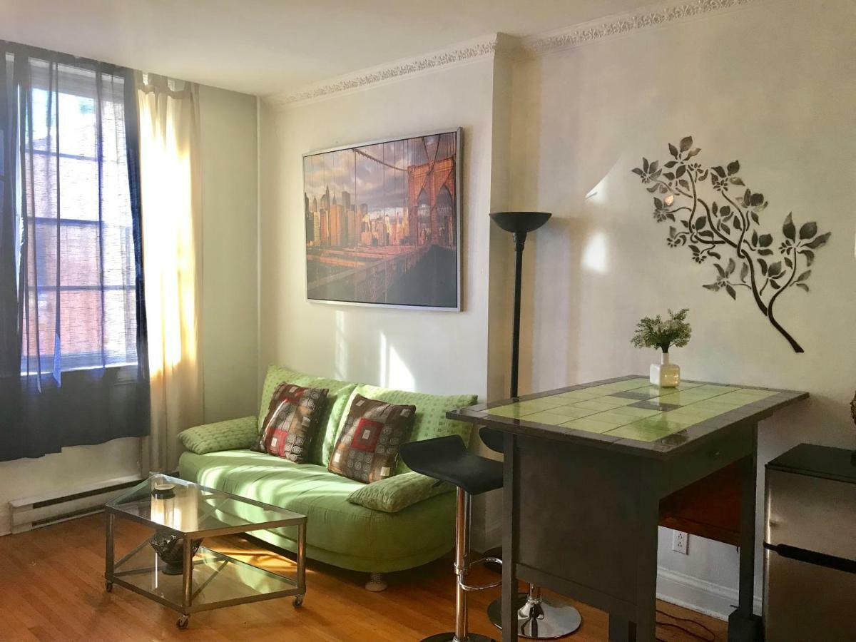 Square Saint Louis Studio With Balcony