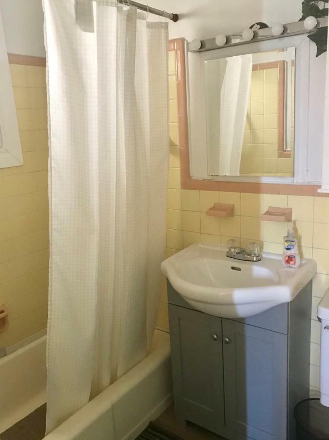 Square Saint Louis Studio With Balcony *