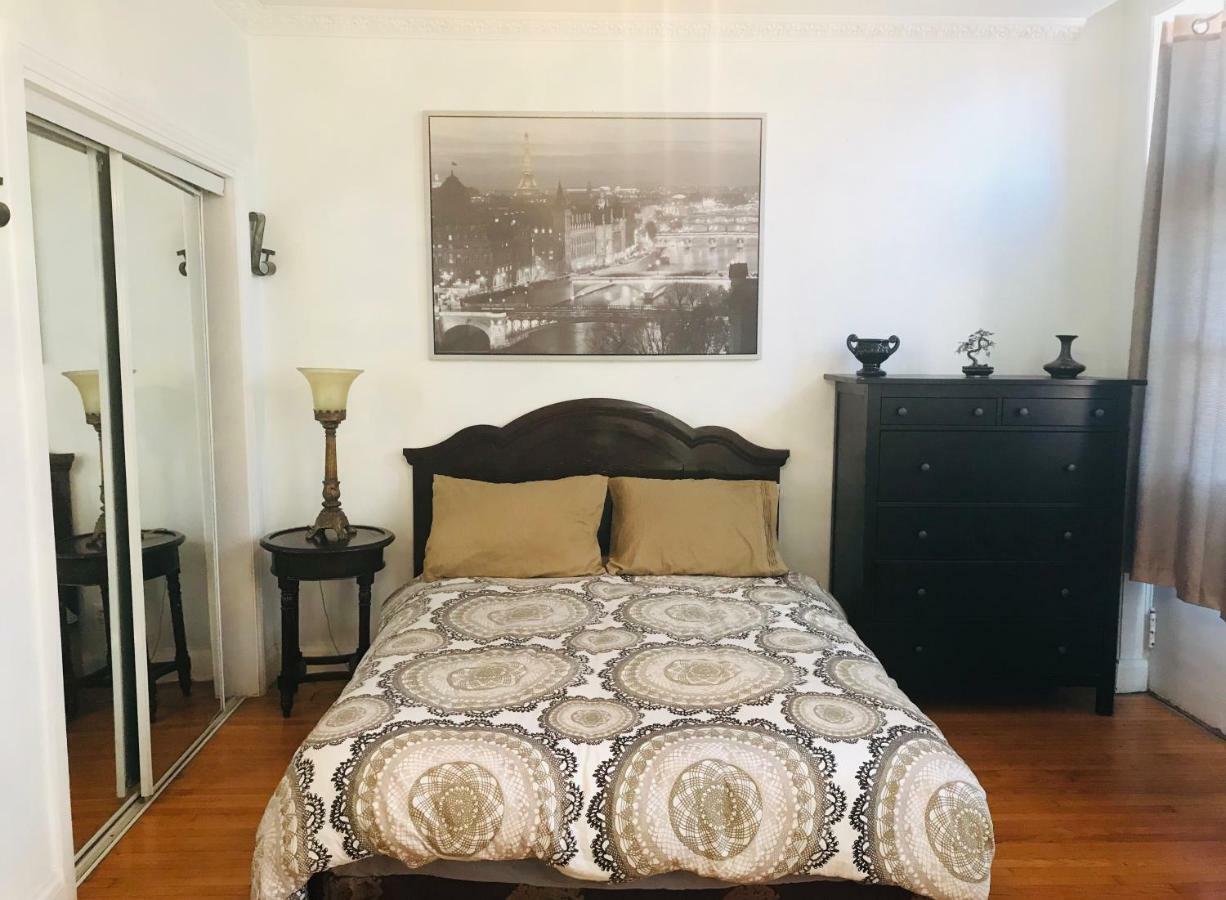 Square Saint Louis Studio With Balcony *