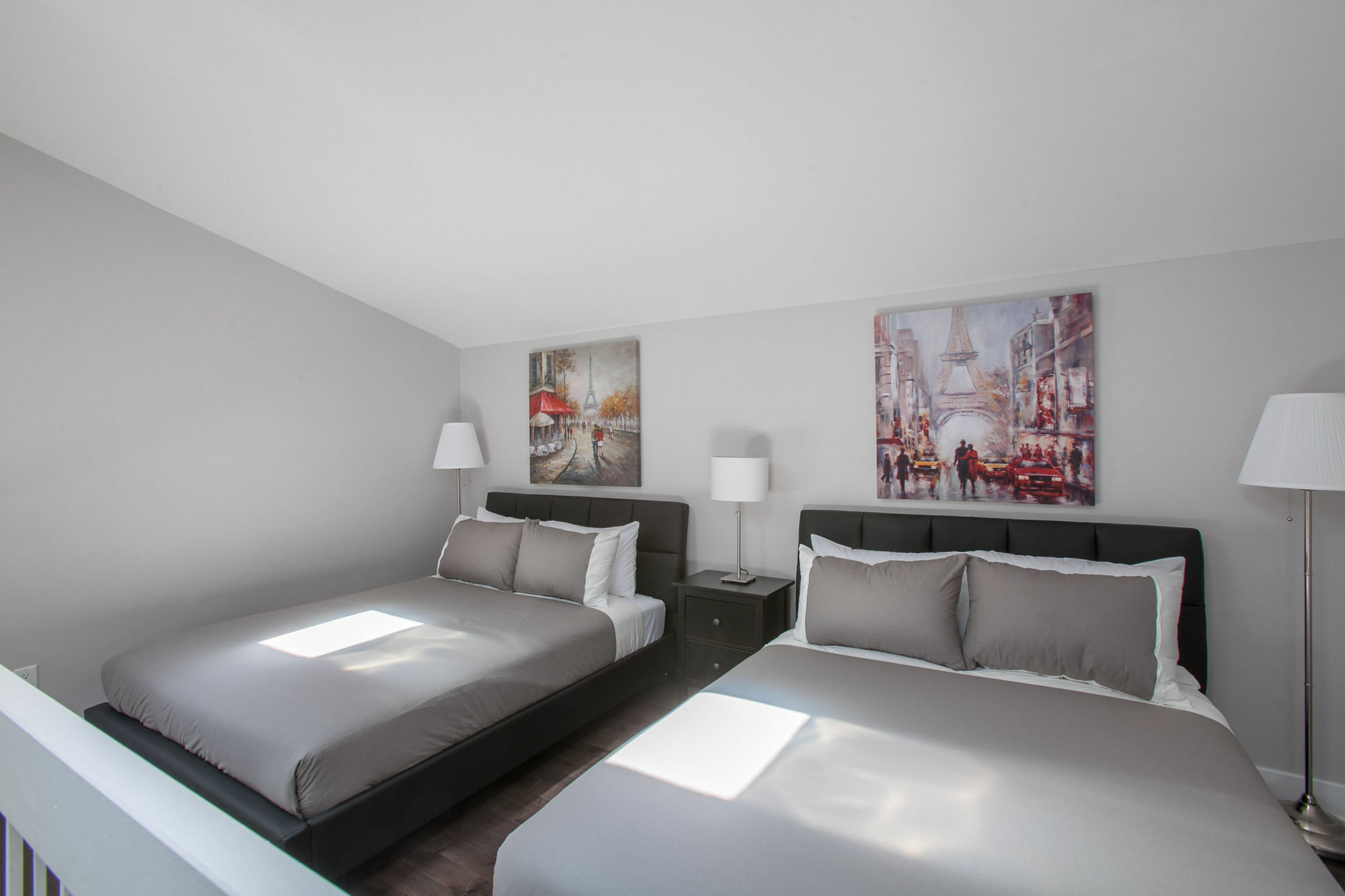 Lmvr - The Sherbrooke Apartment Montreal