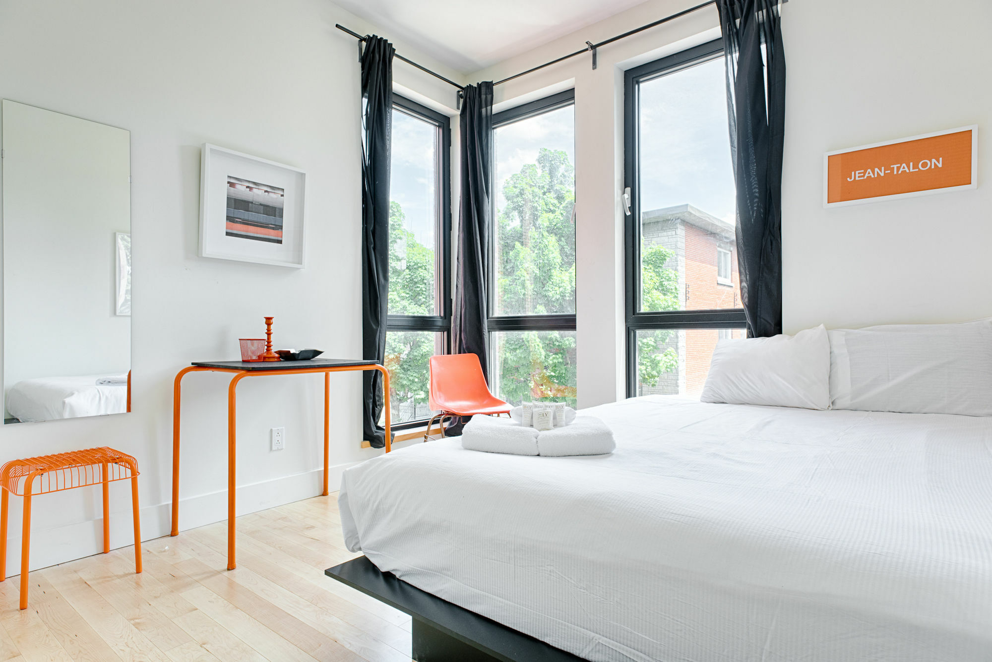 Airy 4br In Plateau By Sonder Montreal