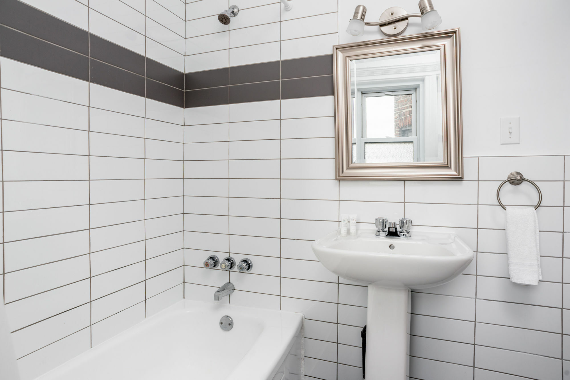 Lovely 4br In Milton Park By Sonder Montreal