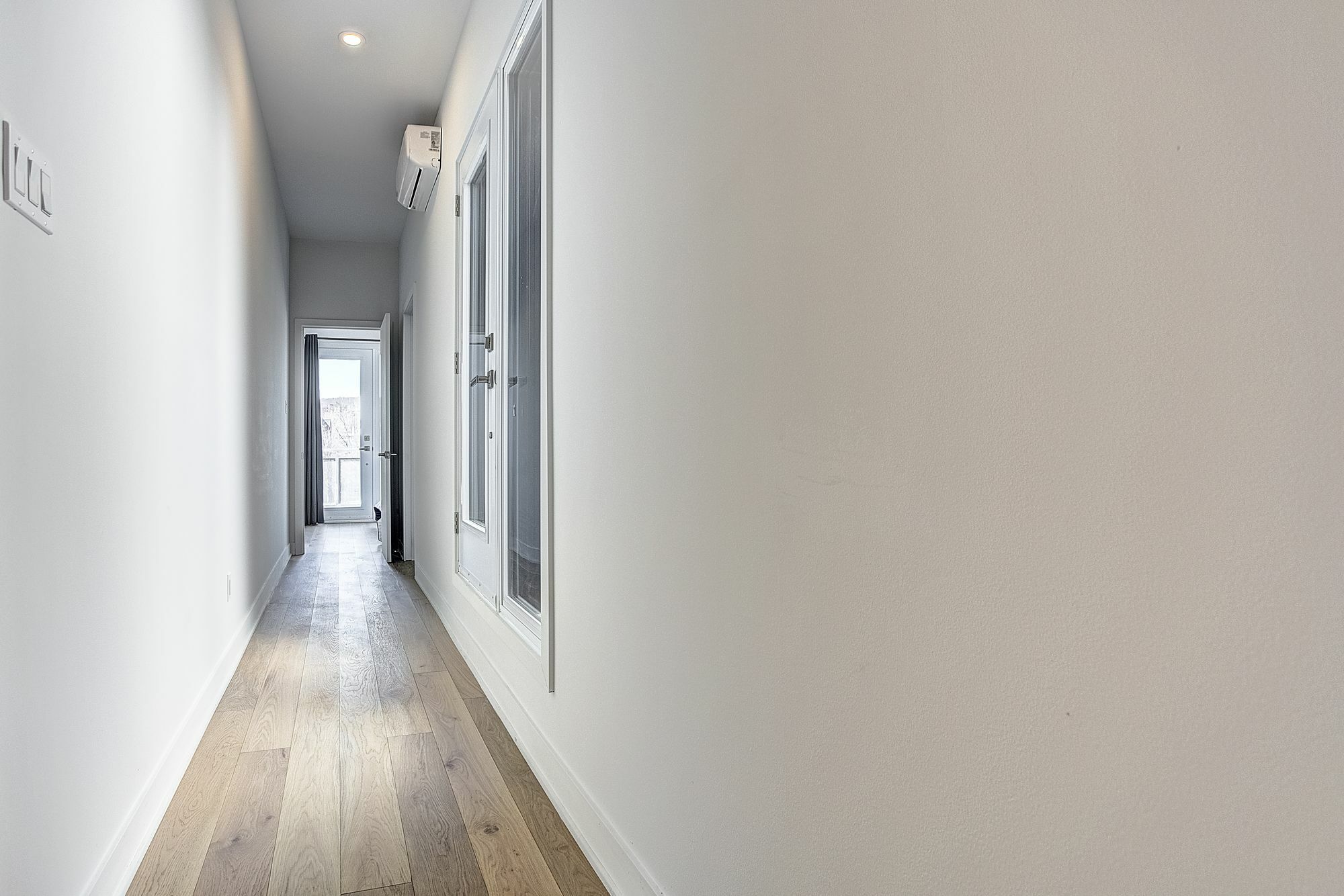 Destination Little Burgundy Dt Mtl
