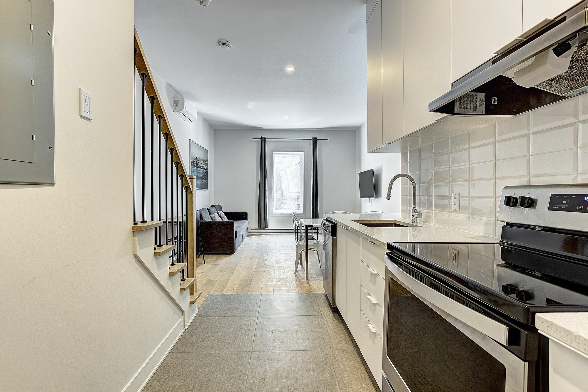 Destination Little Burgundy Dt Mtl