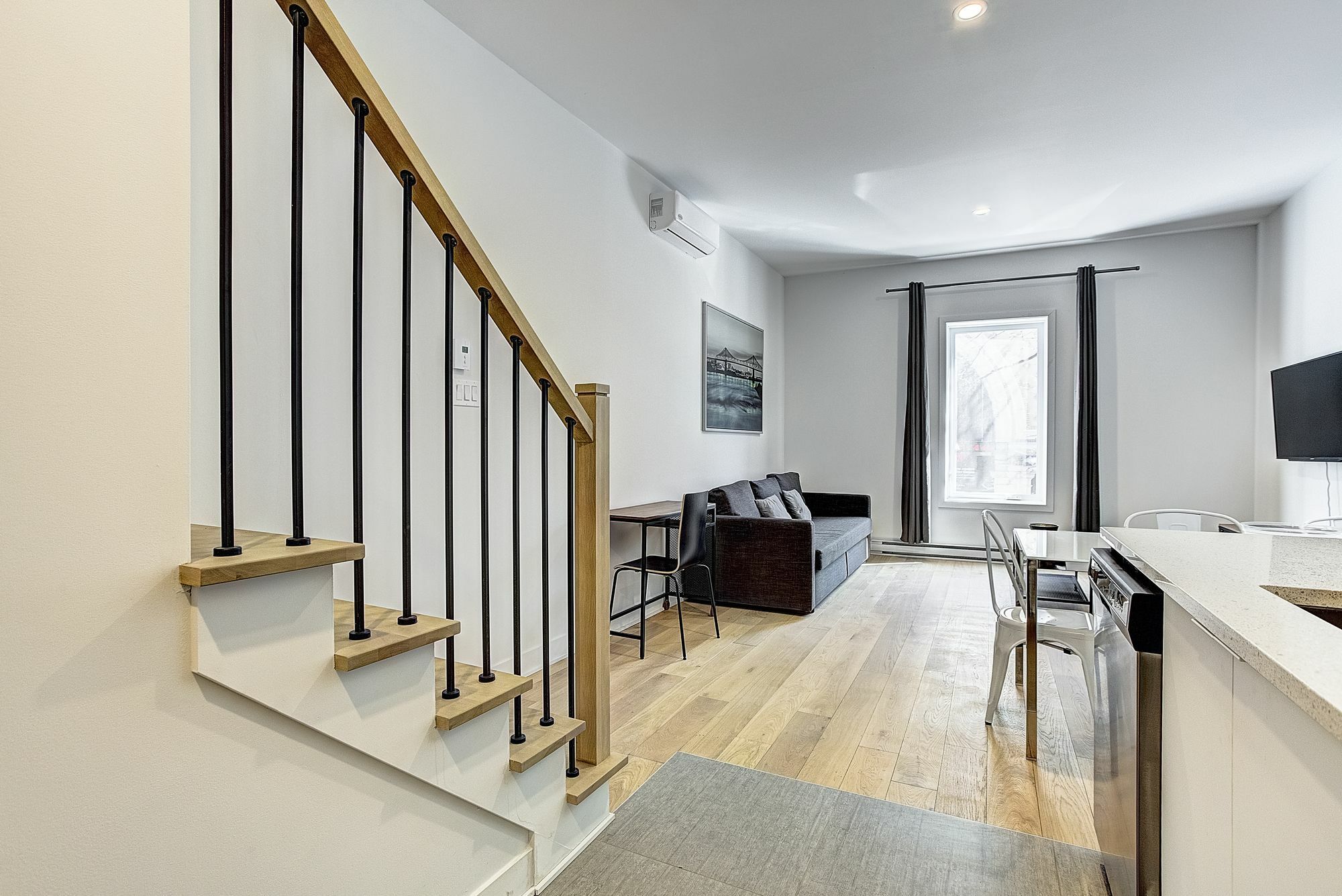Destination Little Burgundy Dt Mtl