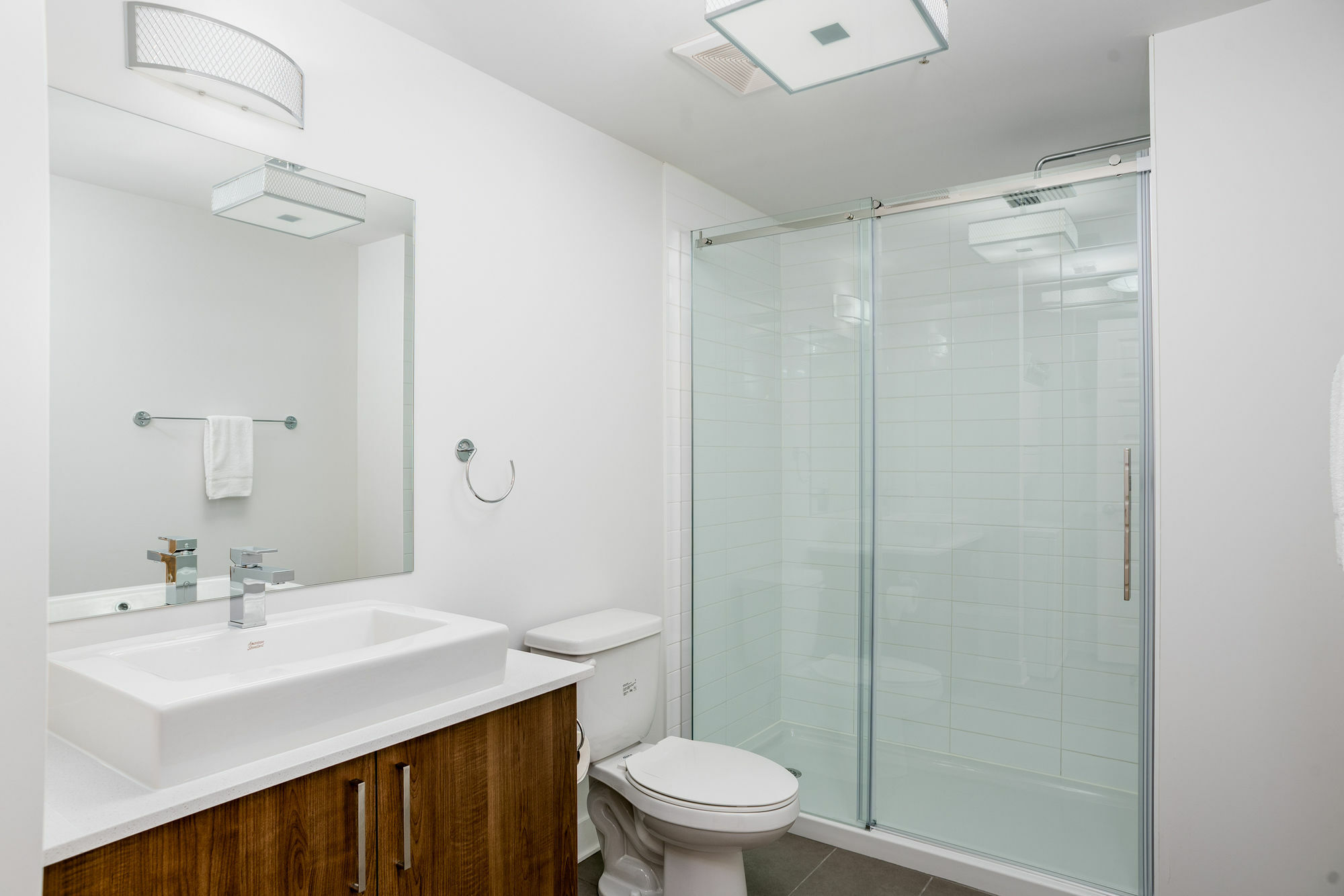 Sunny 1br In Festival Quarter By Sonder * Montreal