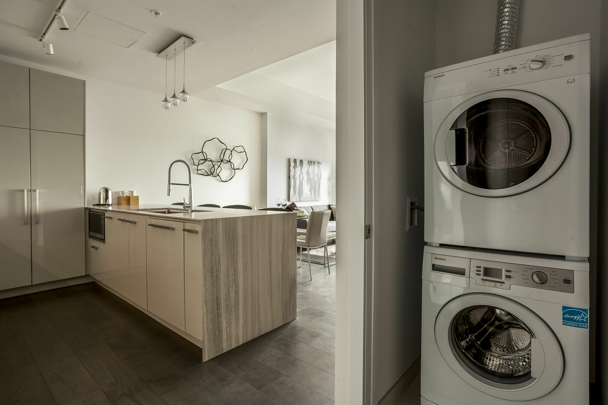Apartment Sunny 2br In Downtown Mtl By Sonder