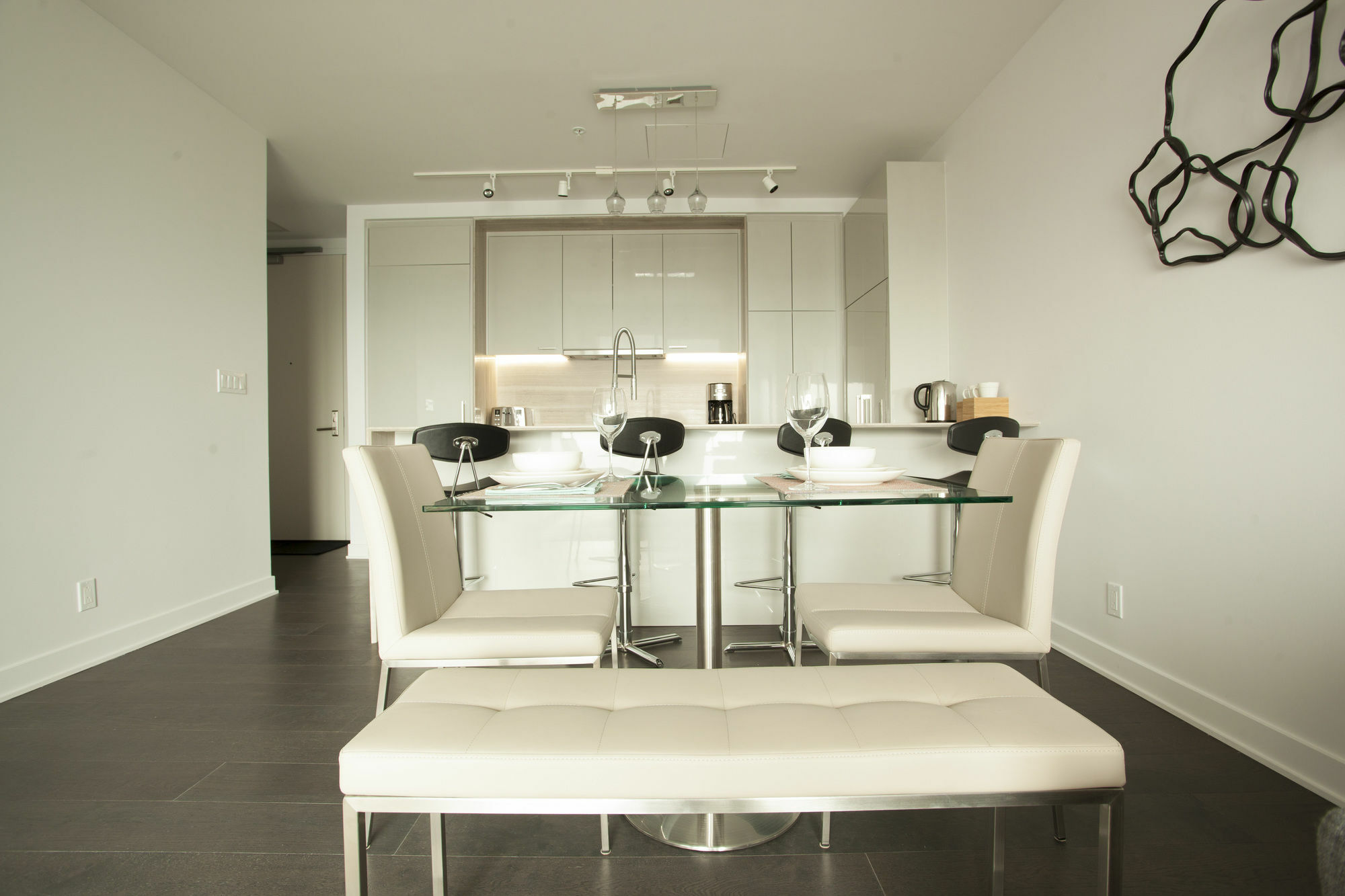 Apartment Sunny 2br In Downtown Mtl By Sonder
