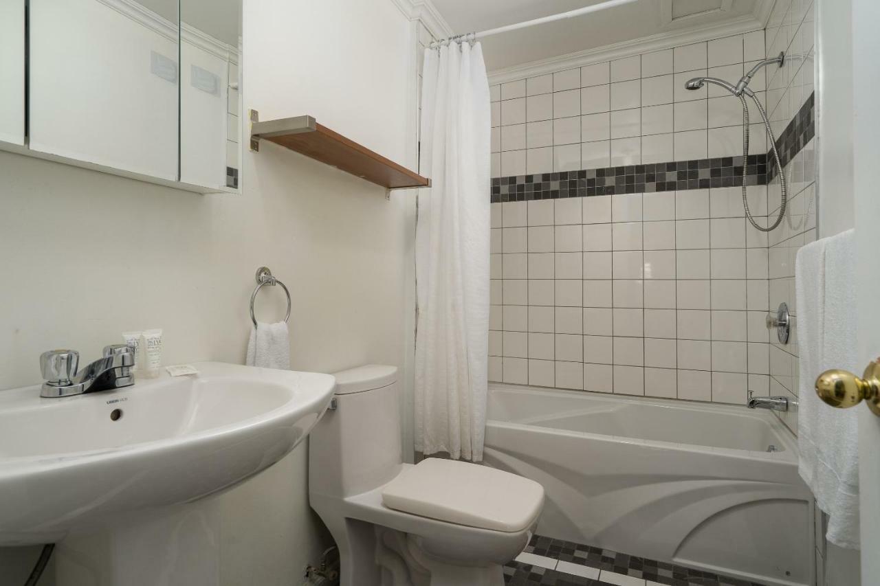 Sonder — White Crest Showers Aparthotel Montreal