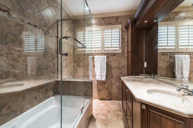 Super Beautiful Near Mcgill &concordia University In Downtown * Montreal