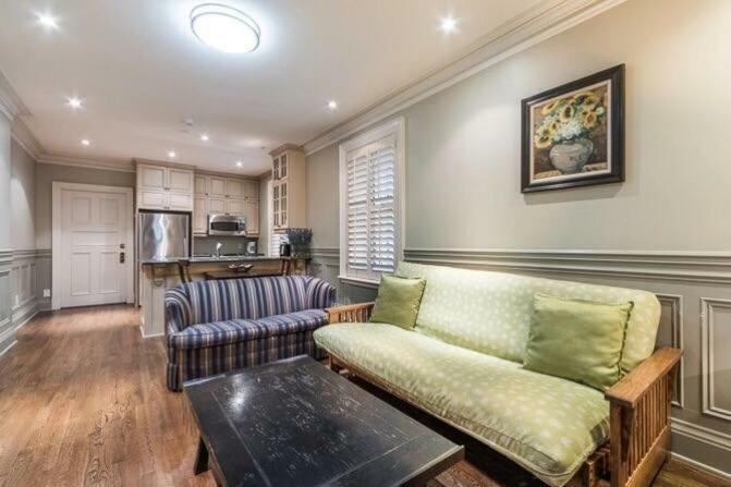 Super Beautiful Near Mcgill &concordia University In Downtown Apartment *