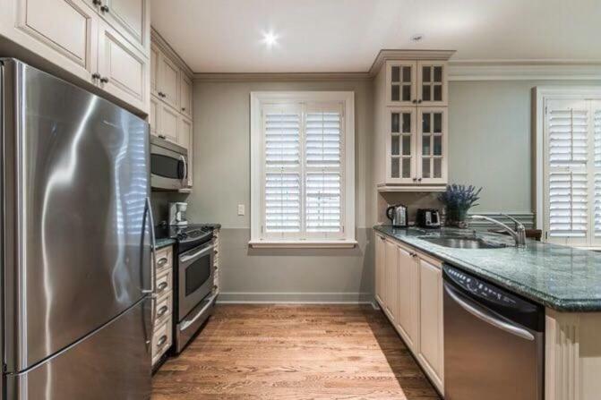 Super Beautiful Near Mcgill &concordia University In Downtown Apartment
