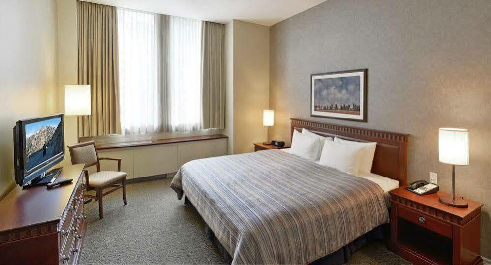 Hotel Le Square Phillips & Montreal