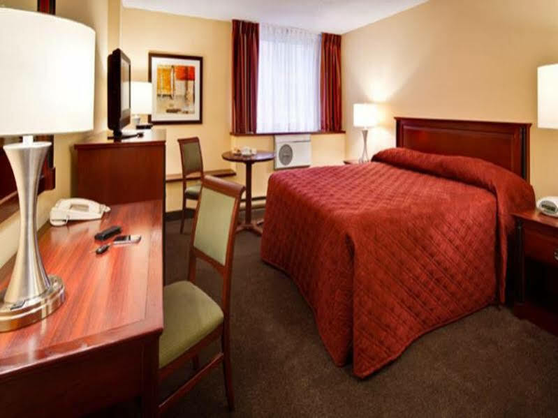 Fairfield By Marriott Downtown 3* Montreal