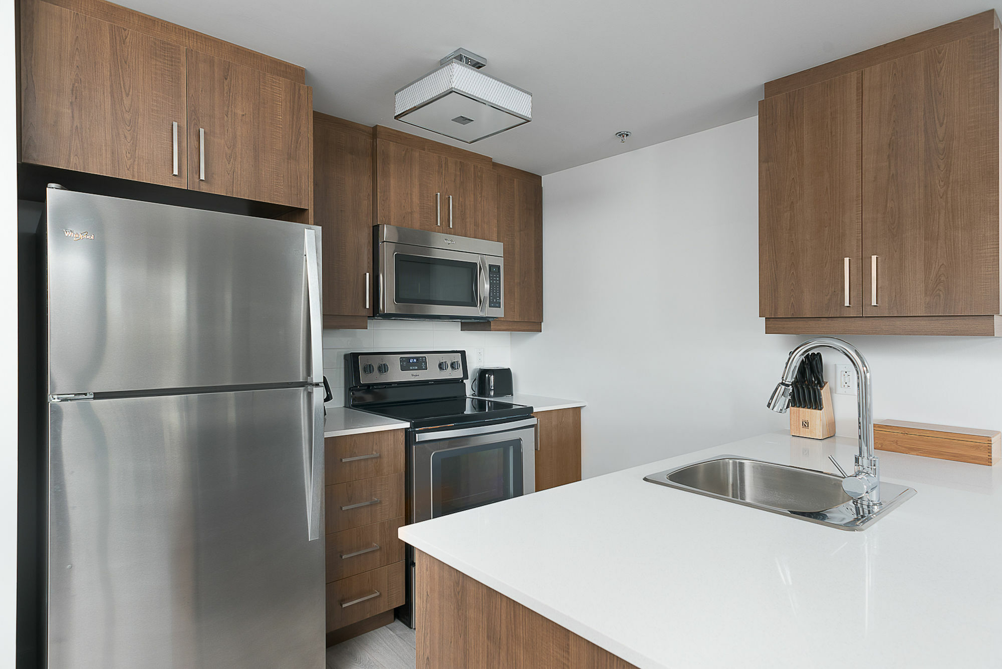 Apartment Distinctive 1br In Downtown Mtl By Sonder *