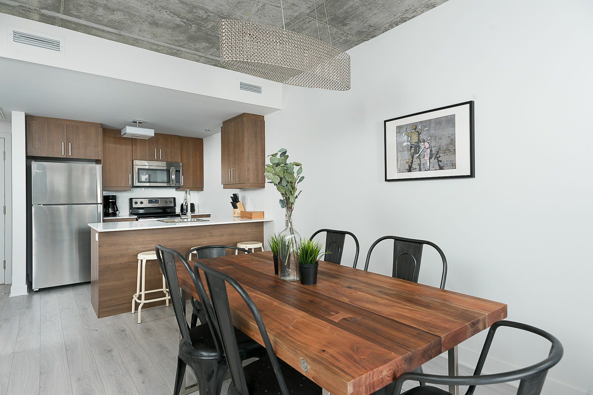Distinctive 1br In Downtown Mtl By Sonder