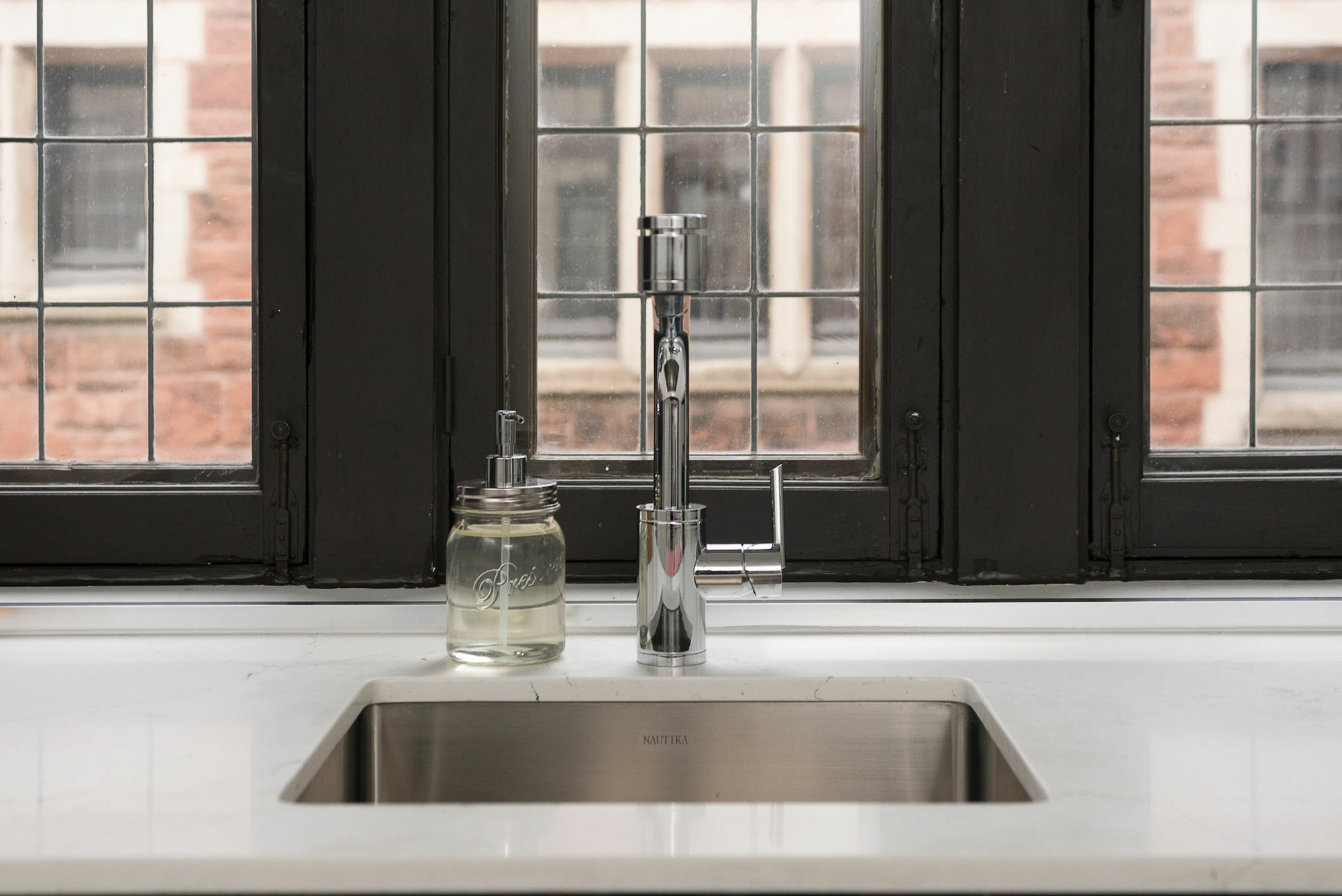 Bohemian 1br In Downtown Mtl By Sonder