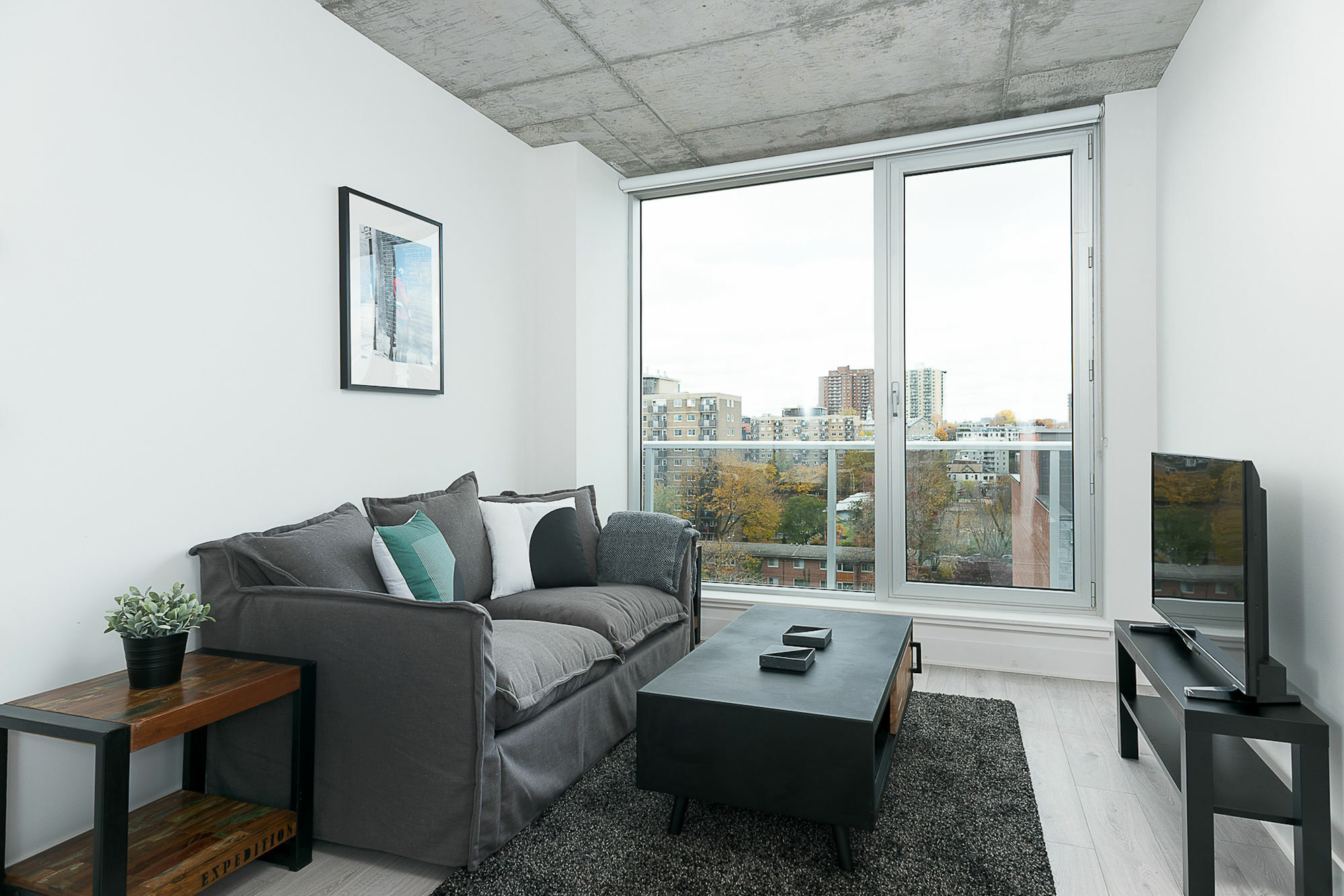 Distinctive 1br In Downtown Mtl By Sonder
