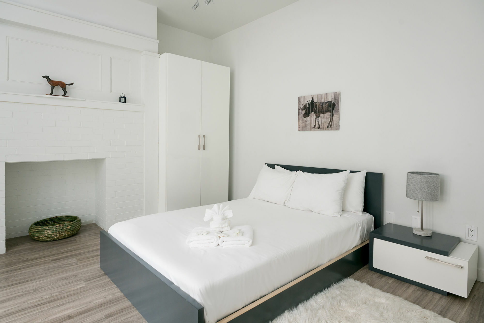 Apartment Bohemian 1br In Downtown Mtl By Sonder