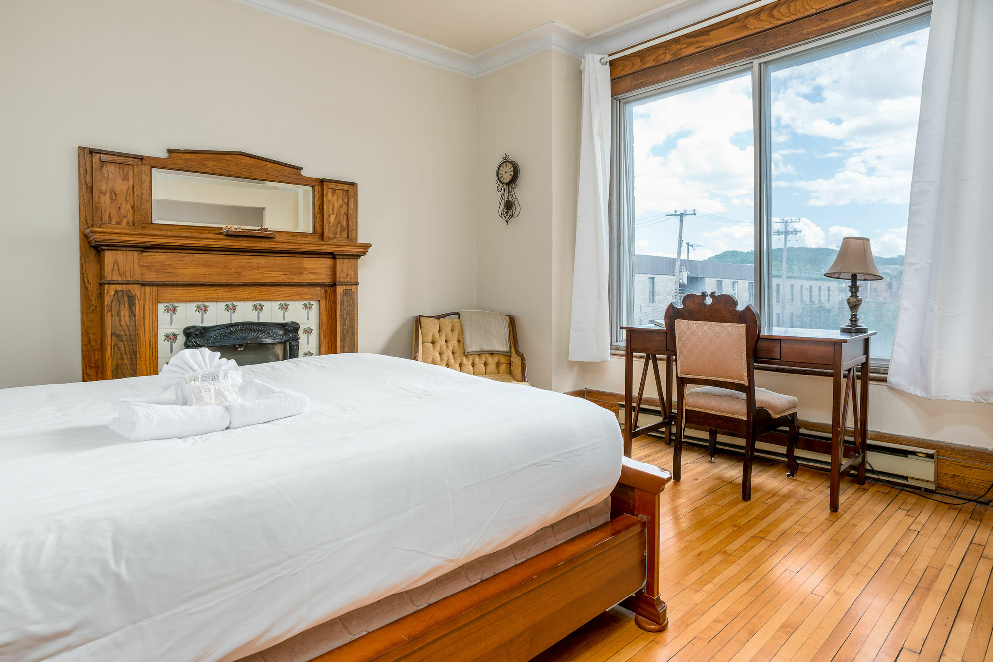 Classic 1br In Mile End By Sonder *