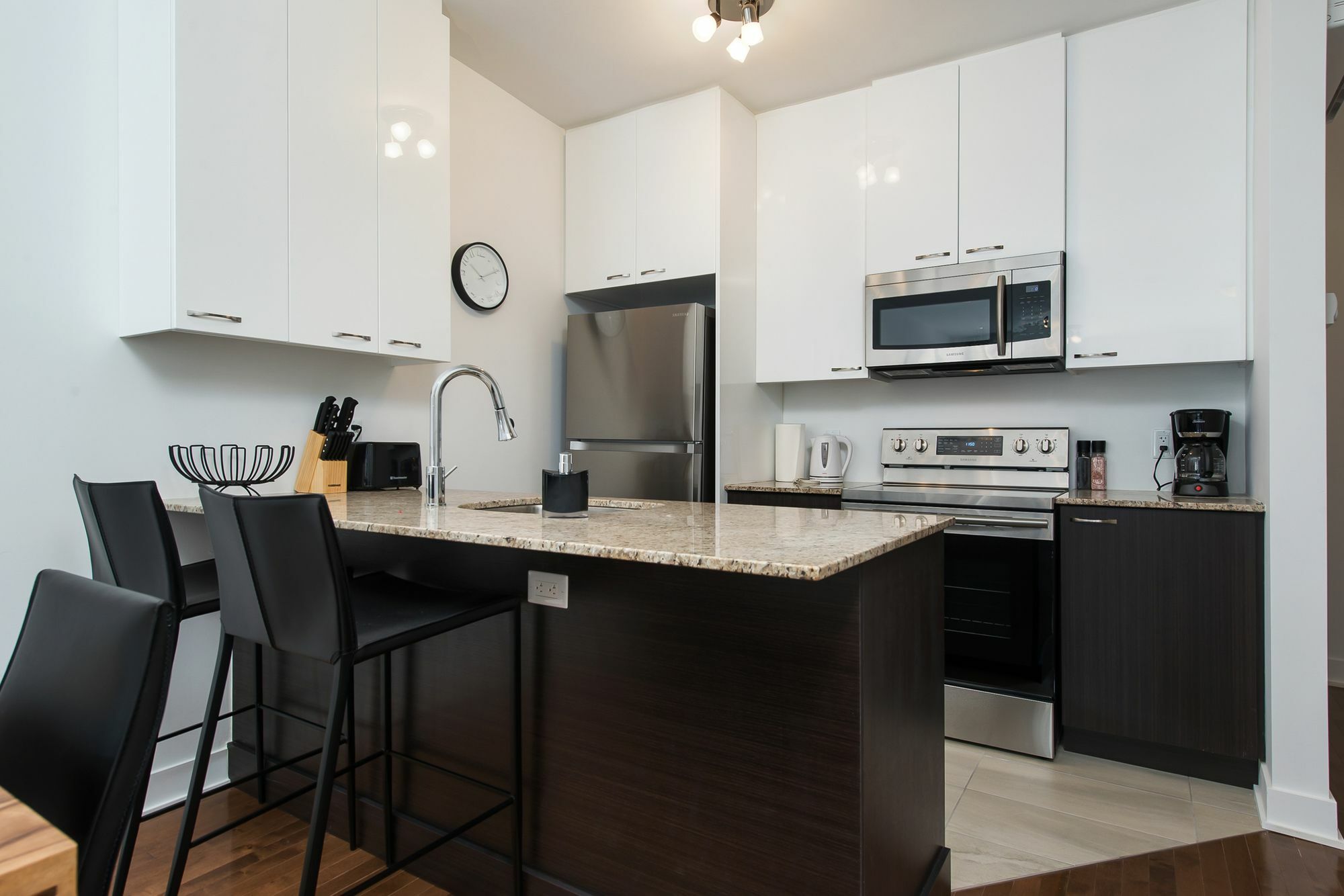 Apartment Sunny 2br On Plateau Mont-royal By Homefeel *