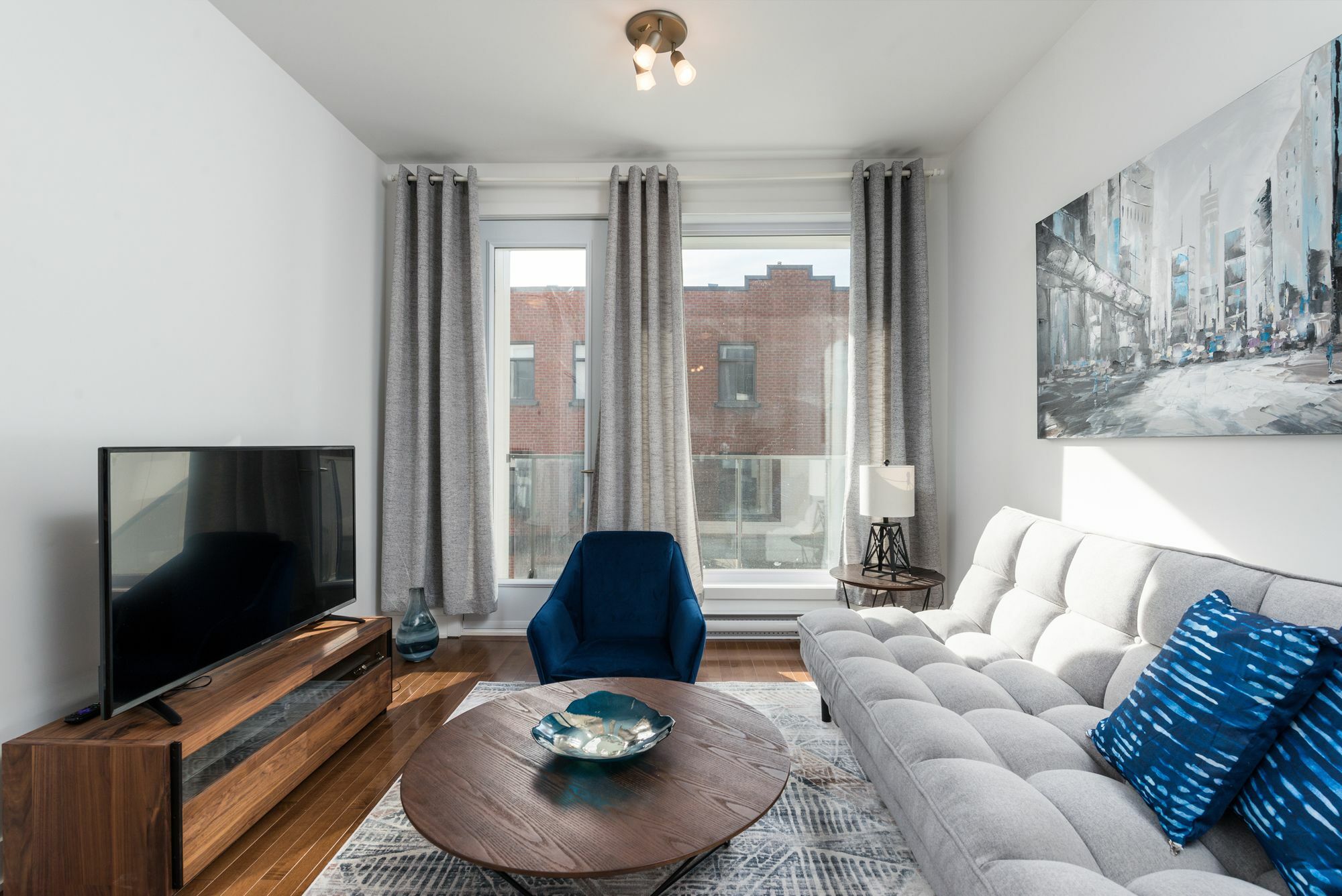 Sunny 2br On Plateau Mont-royal By Homefeel Apartment *