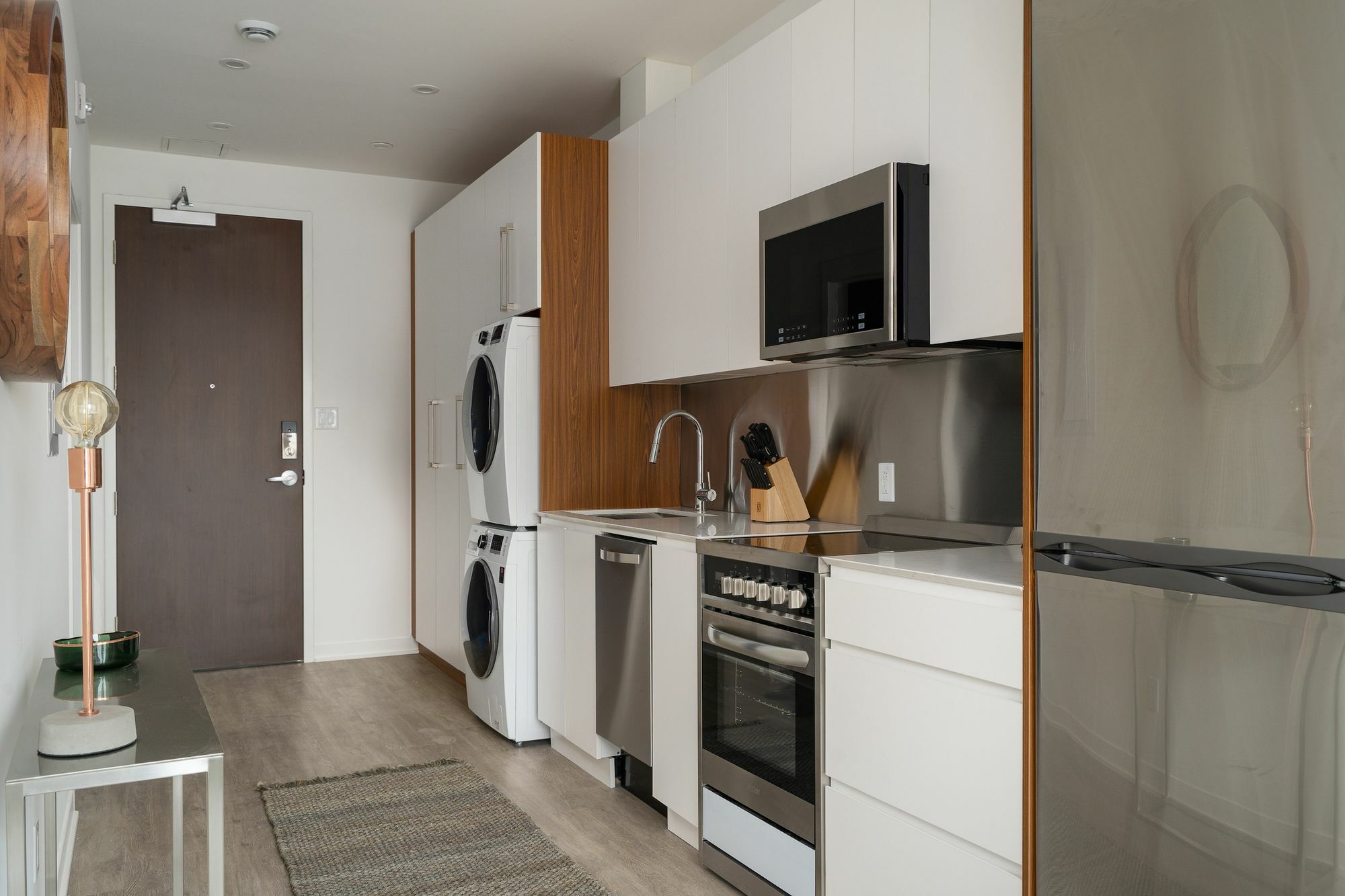 1br In Quartier Des Spectacles By Sonder *