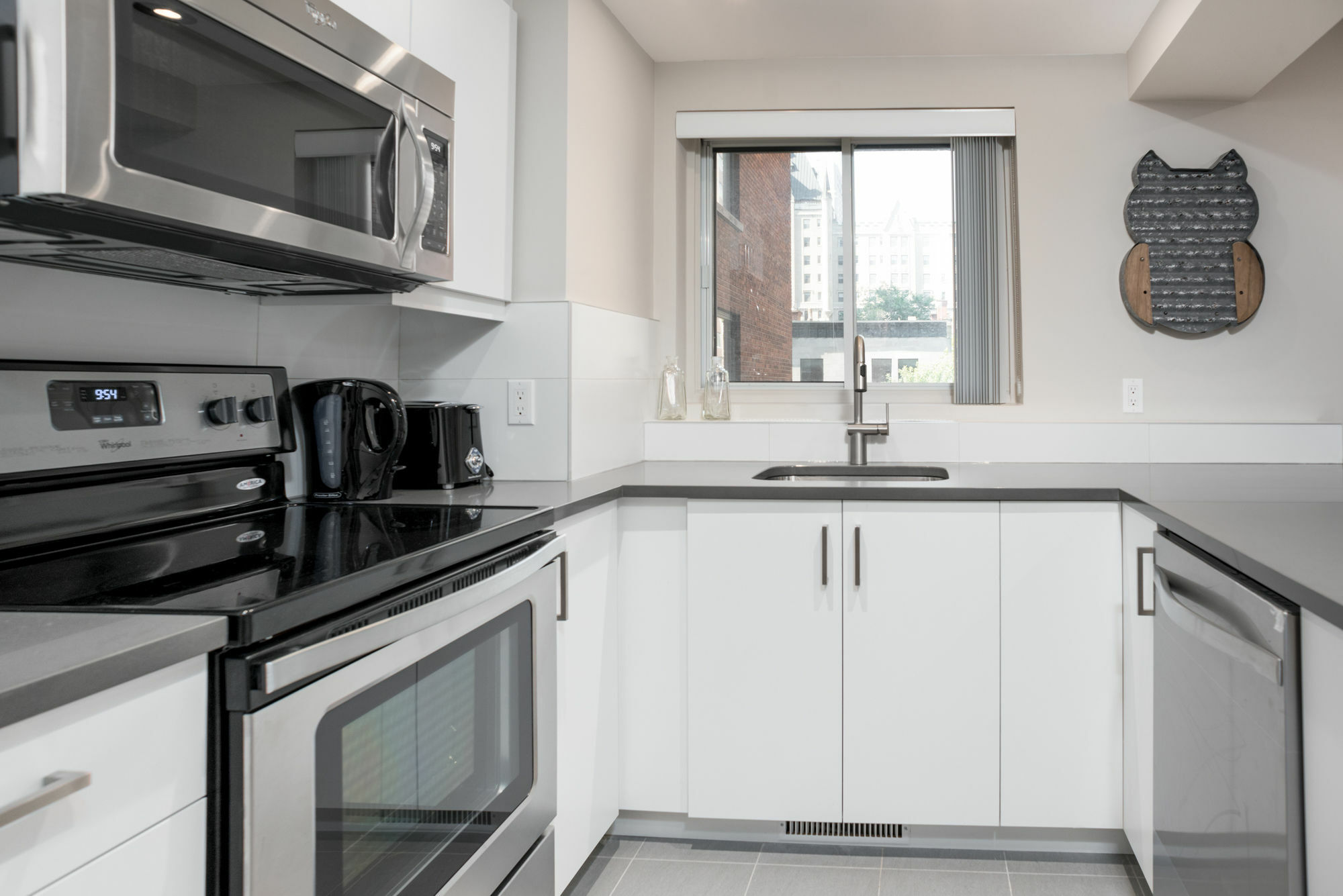 Hip 2br In Downtown Mtl By Sonder *